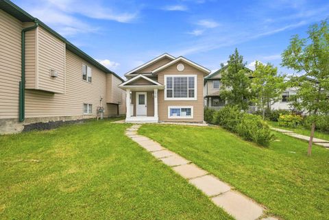 Photo of 176 Taracove Estate Drive NE, Calgary, AB T3J 4R2 (MLS # A2330002)