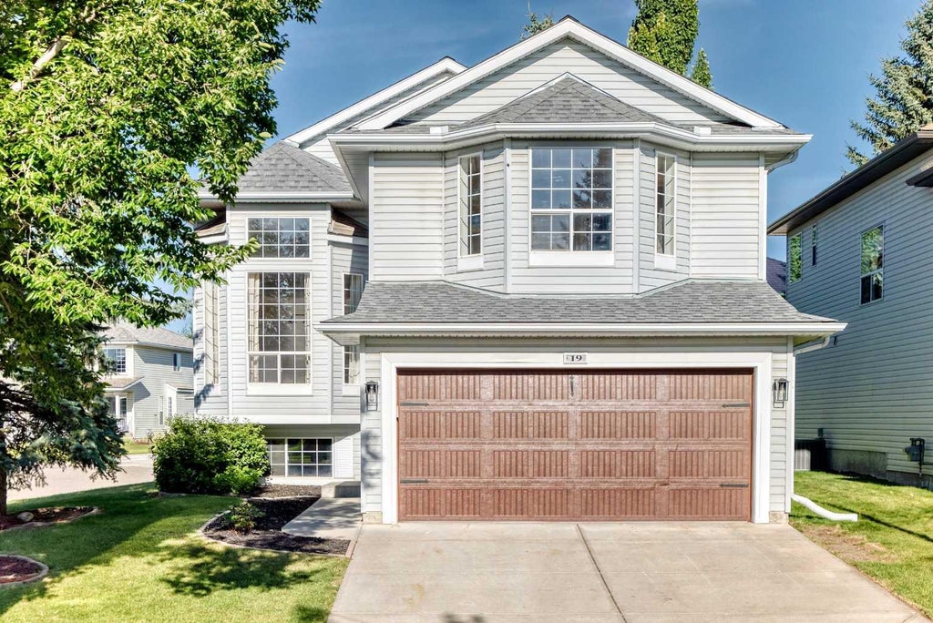 Photo of 19 Valley Brook Circle NW, Calgary, AB T3B 5S4 (MLS # A2340111)