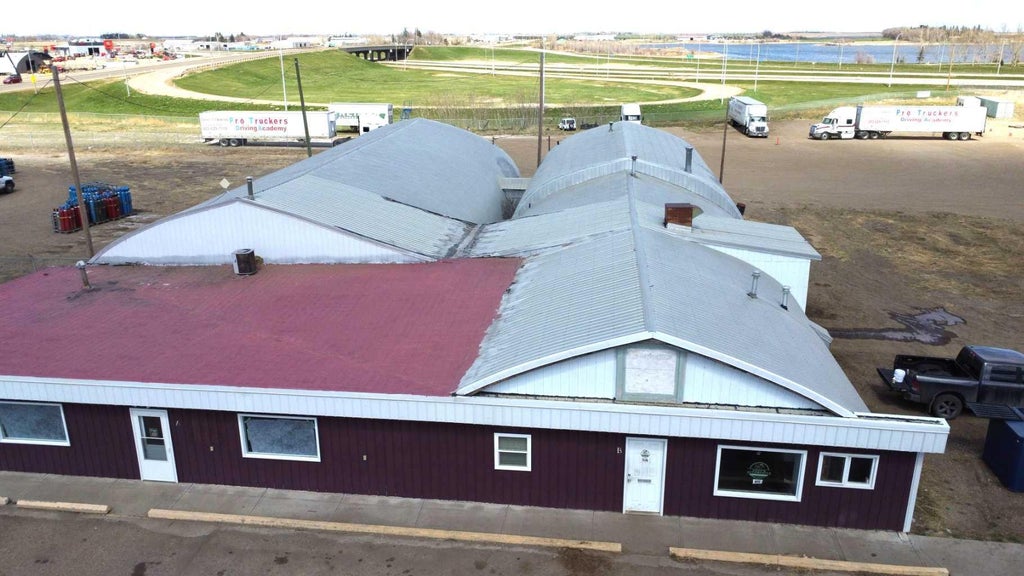 Photo of 143078 15 Avenue W, Rural Newell, County of, AB T1R 1C4 (MLS # A2334647)