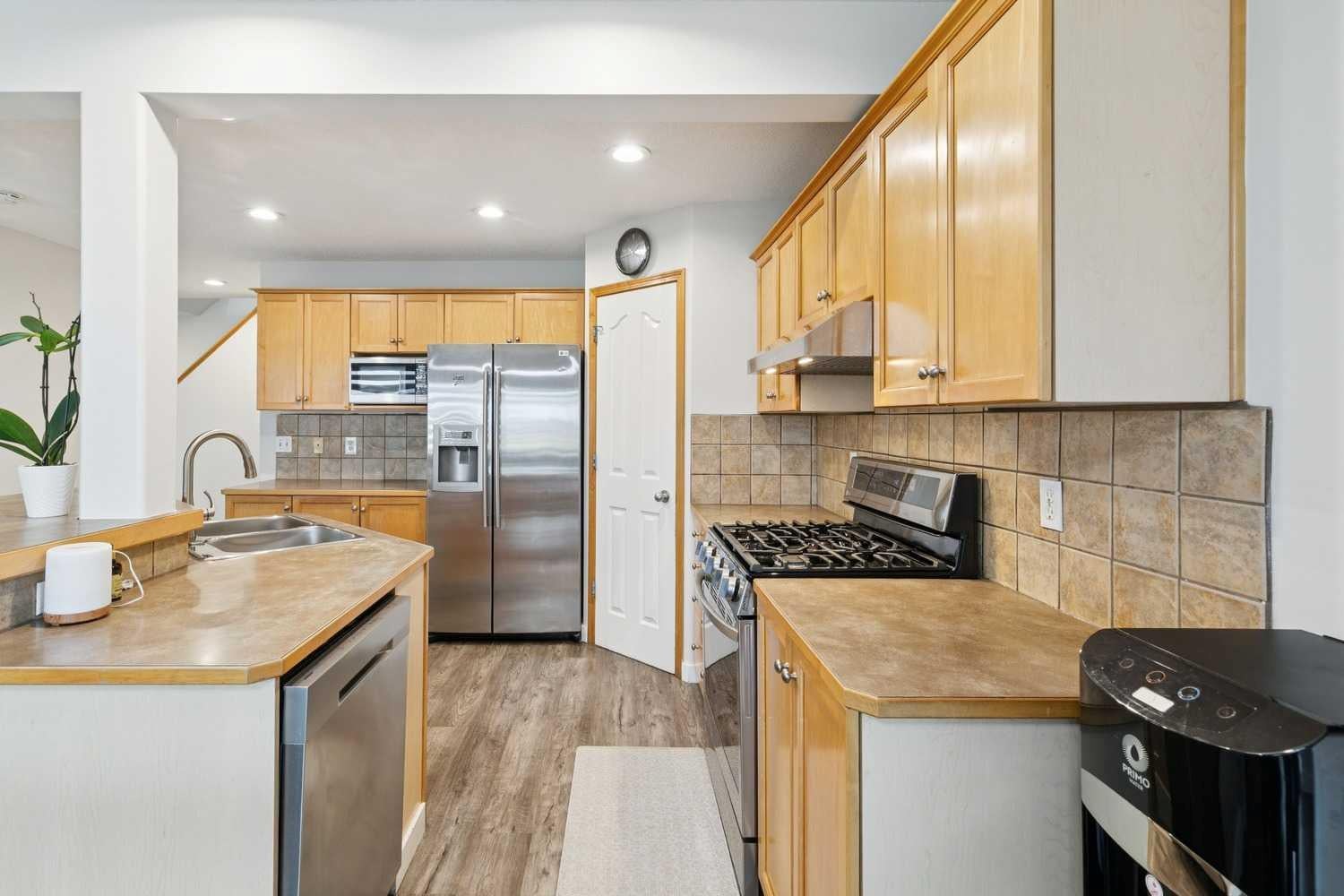 126 Somerglen Way SW