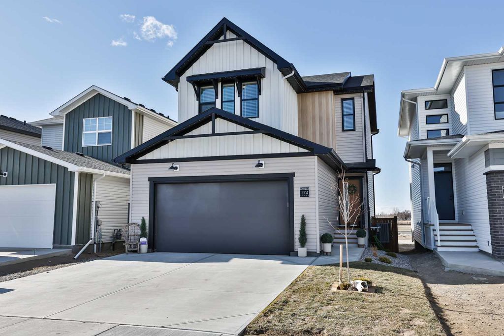 Photo of 174 Caribou Bend N, Lethbridge, AB T1H 7J8 (MLS # A2287592)