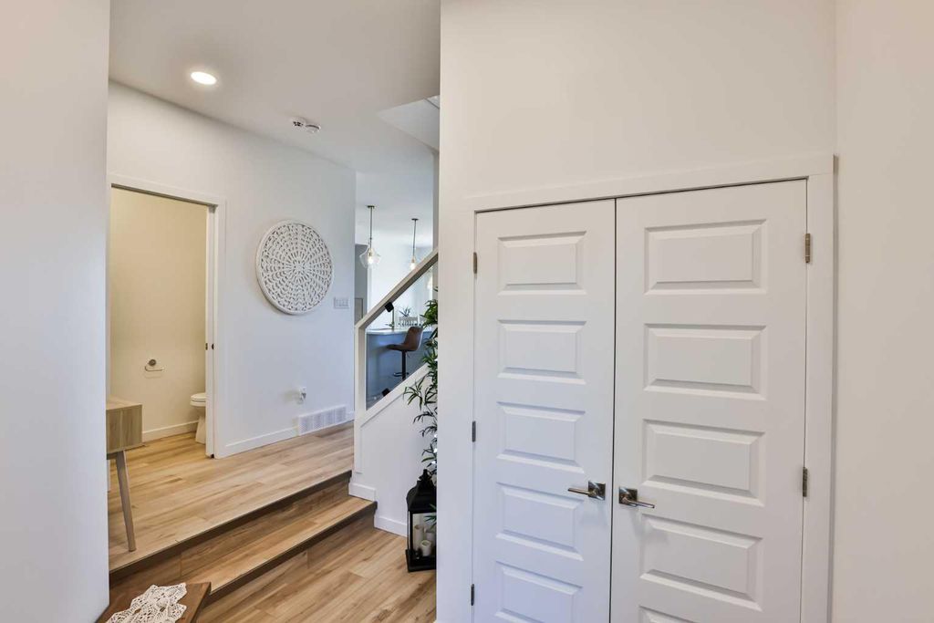 Photo of 174 Caribou Bend N, Lethbridge, AB T1H 7J8 (MLS # A2287592)