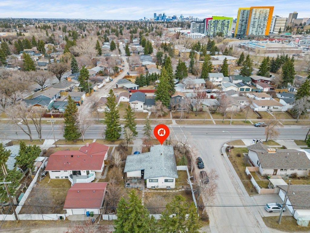 4203 Brisebois Drive NW