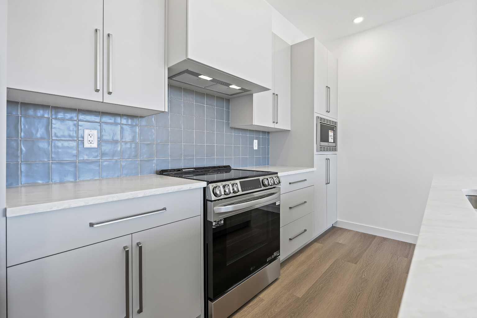 520 Reynolds Avenue SW 2215