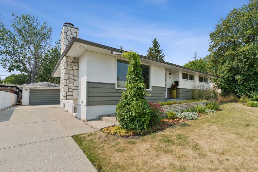 Photo of 91 Winslow Crescent SW, Calgary, AB T3C 2R3 (MLS # A2335887)