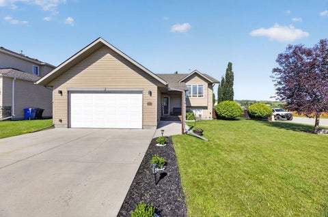 Photo of 1212 2 Street NE, Sundre, AB T0M 1X0 (MLS # A2340704)