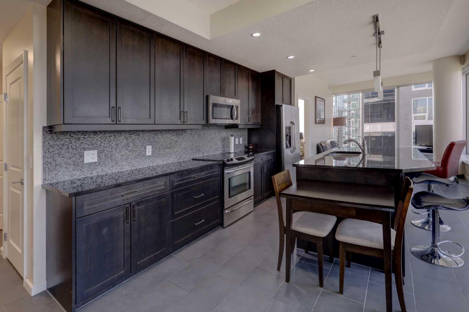 211 13 Avenue SE 1802