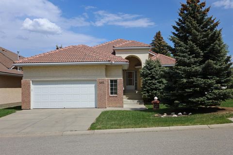 Photo of 185 Hamptons Square NW, Calgary, AB T3A 5C3 (MLS # A2262404) Photo of 185 Hamptons Square NW, Calgary, AB T3A 5C3 (MLS # A2262404)