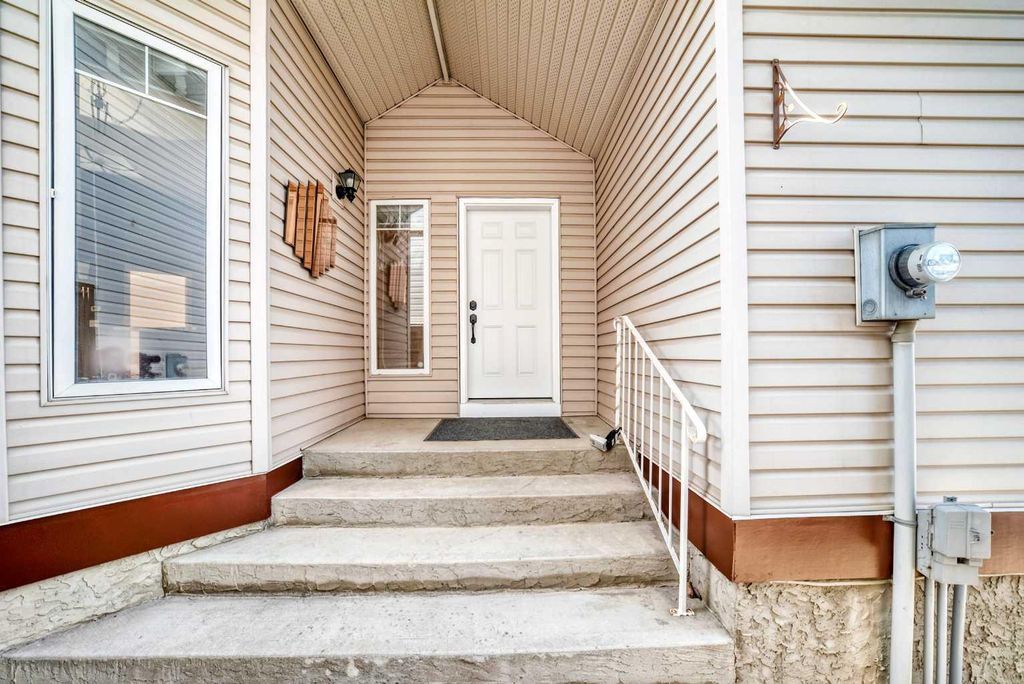 Photo of 110 Somerglen Road SW, Calgary, AB T2Y 3S3 (MLS # A2283375)