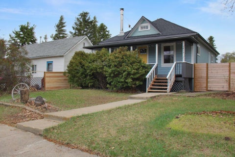 Photo of 4819 50 Street, Lougheed, AB T0B 0B9 (MLS # A2312357)