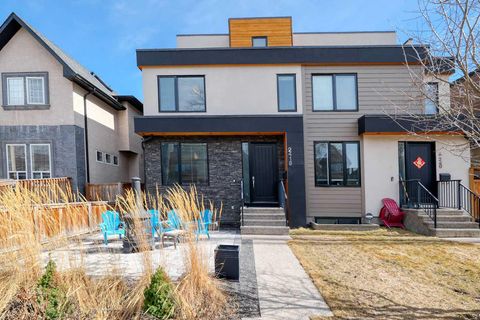 2418 24A Street SW Calgary AB T3E 1W1