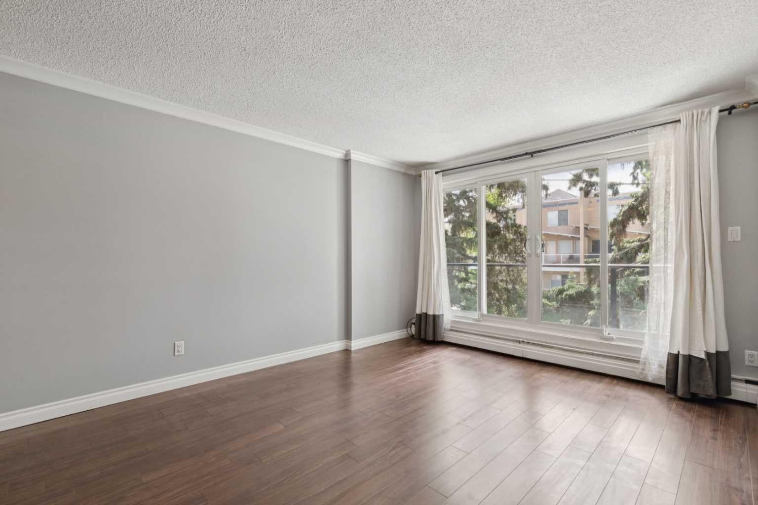 110 24 Avenue SW 302