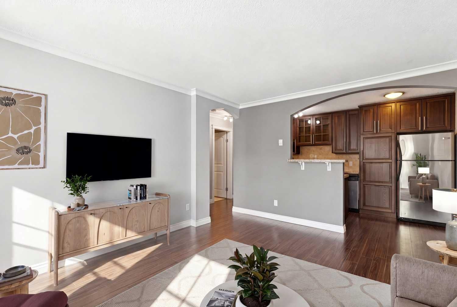 110 24 Avenue SW 302