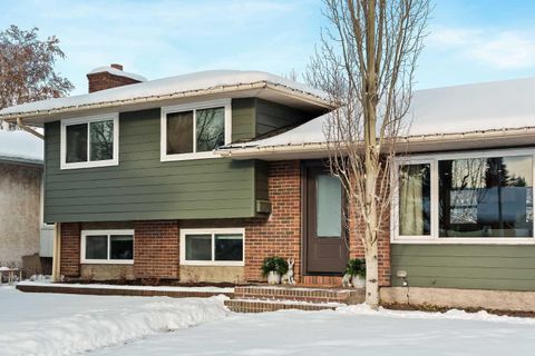 Photo of 212 Vantage Place NW, Calgary, AB T3A 1X9 (MLS # A2303575)