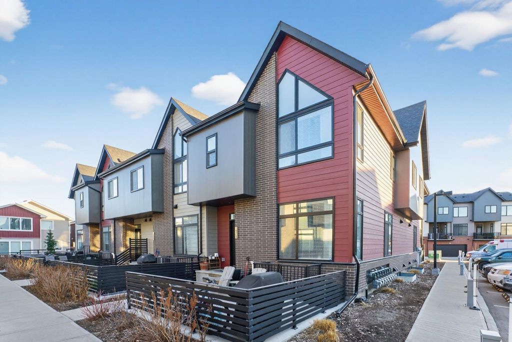 Photo of 1305 Sage Meadows Gardens NW, Calgary, AB T3P 1K3 (MLS # A2299439)