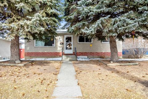 1986 Cottonwood Crescent SE Calgary AB T2B 1P7