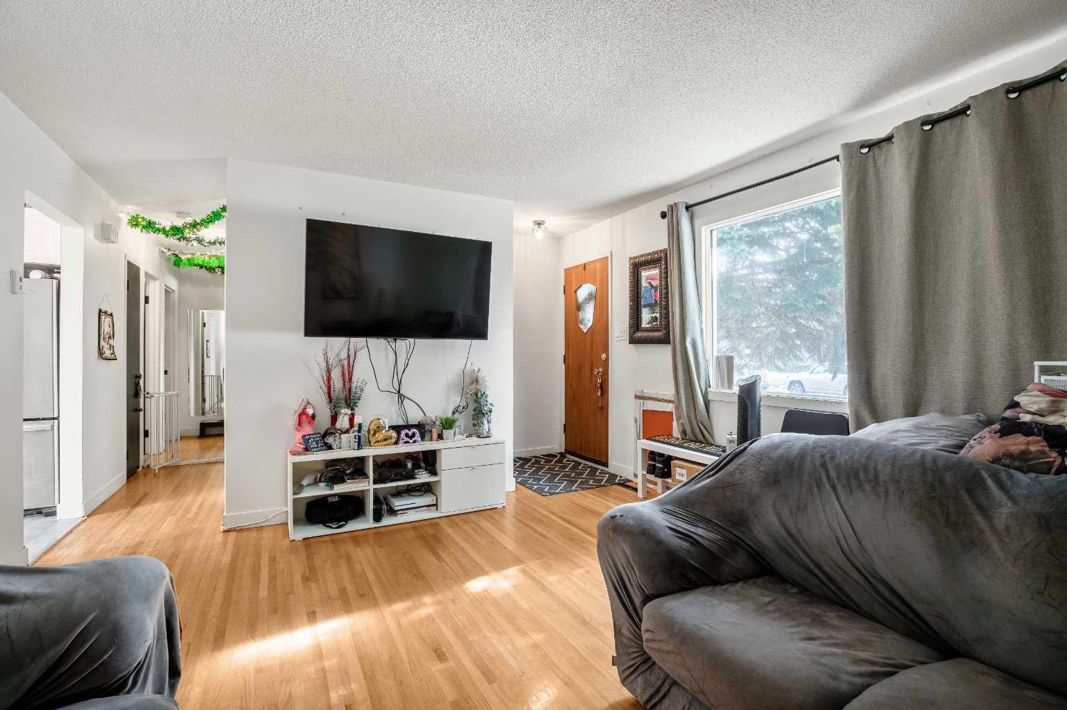 1986 Cottonwood Crescent SE