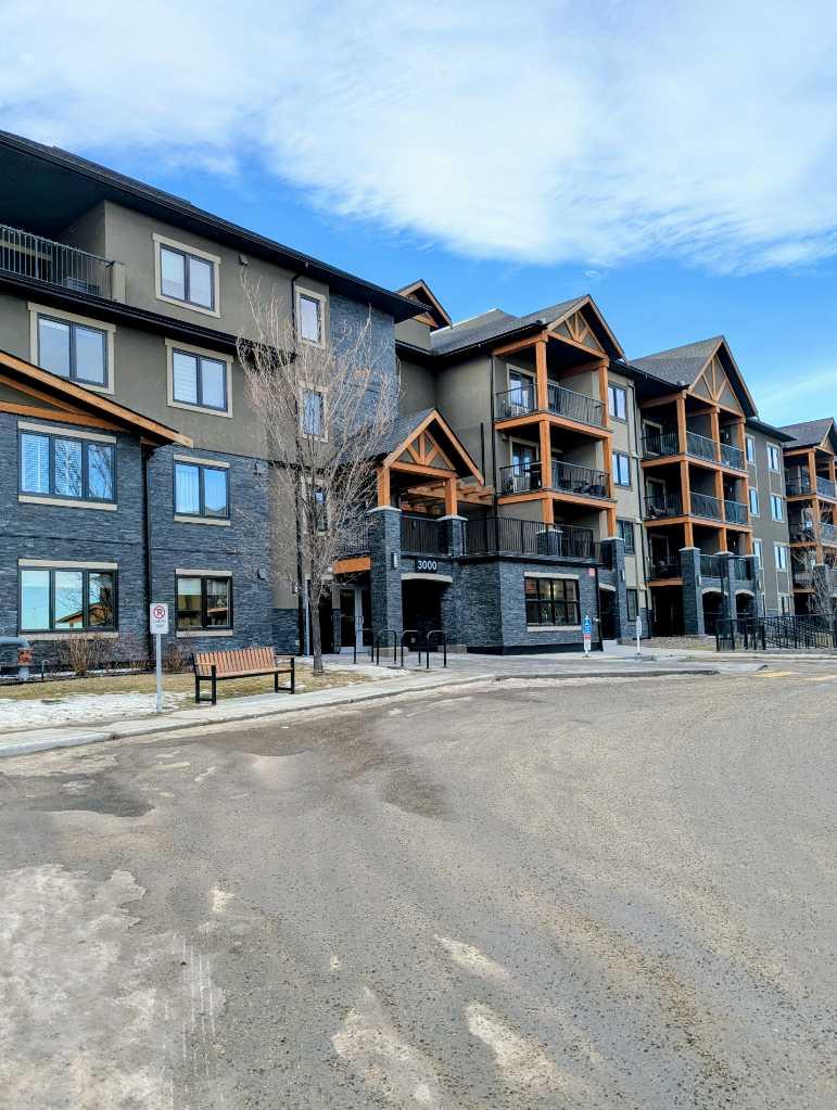 450 Kincora Glen Road NW 3412