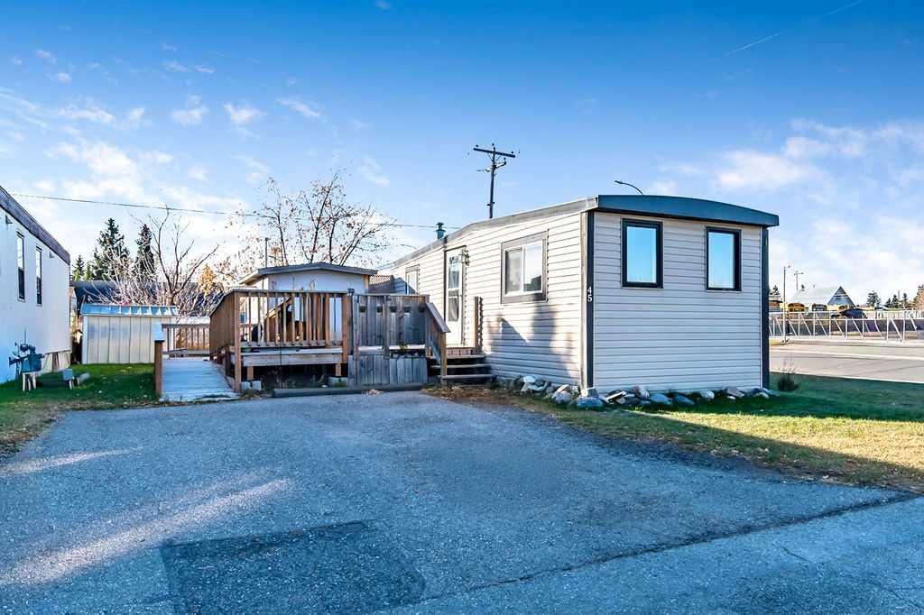 Photo of 112 1st Street SE #45, Diamond Valley, AB T0L 0H0 (MLS # A2266652)