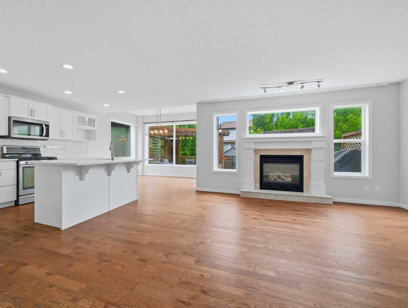 15 Cougarstone Court SW