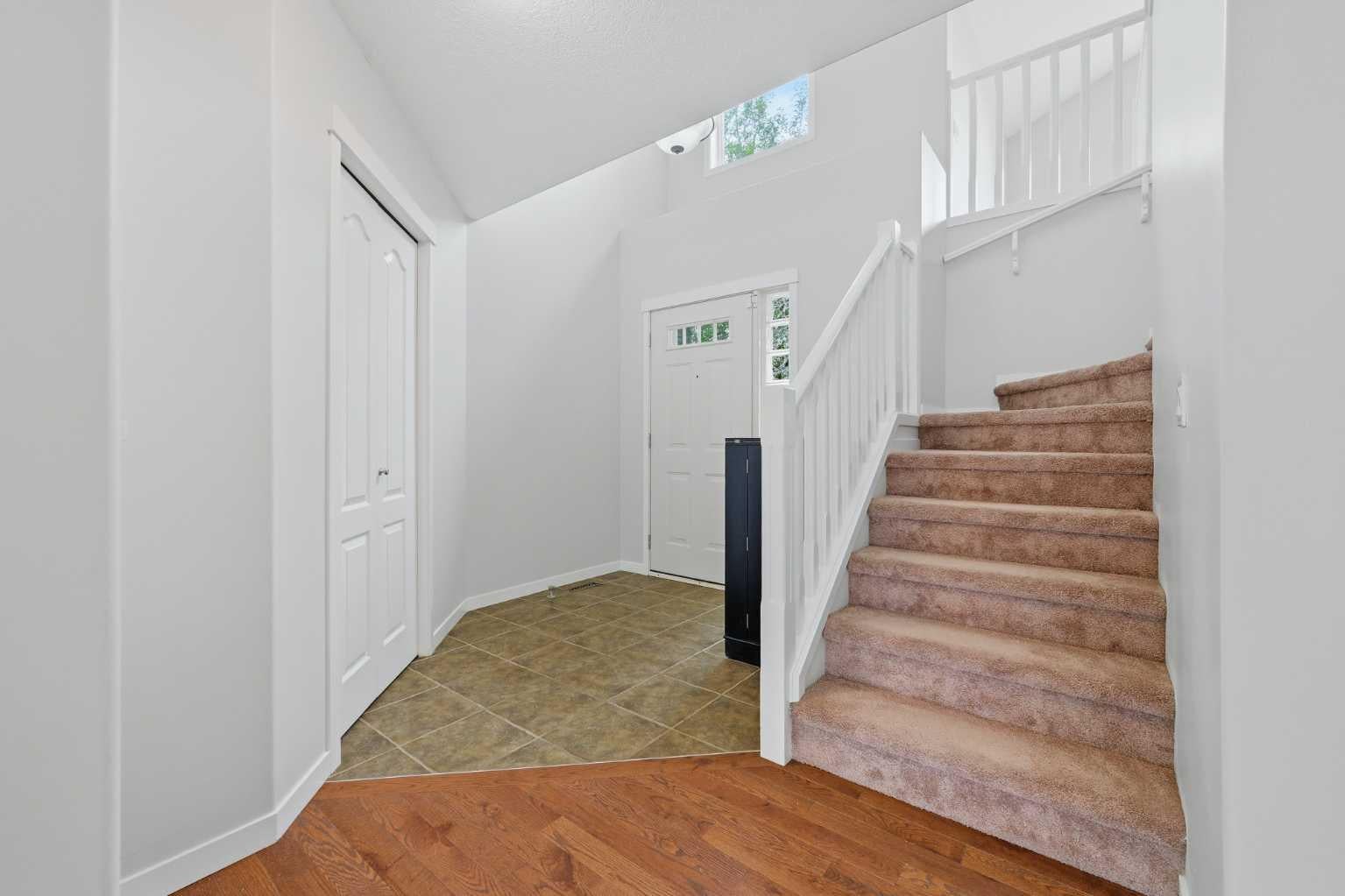 15 Cougarstone Court SW
