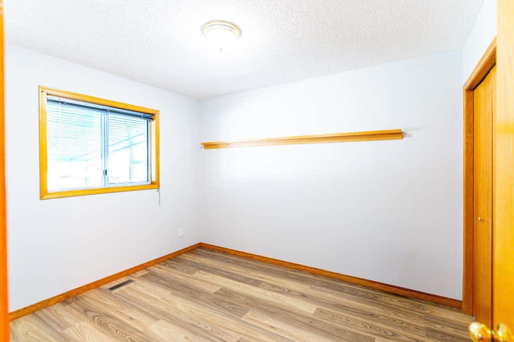 Photo of 70 Elizabeth Way SE, Airdrie, AB T4B 2H6 (MLS # A2316637)