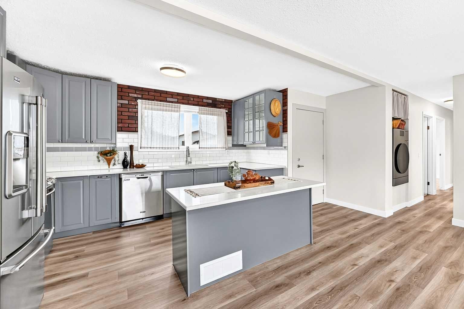 42 Rundlelawn Close NE