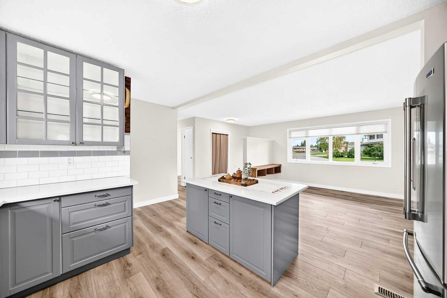 42 Rundlelawn Close NE