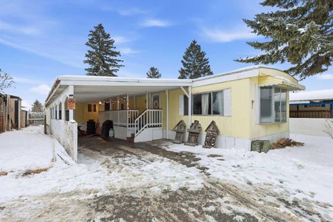 3223 83 Street NW 99 Calgary AB T3B 5P1