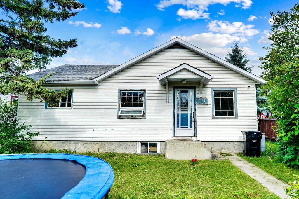 Photo of 306 1 Street E, Cremona, AB T0M 0R0 (MLS # A2309618)