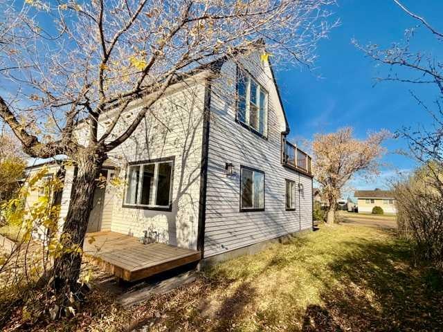 Photo of 4915 49 Street, Hardisty, AB T0B 1V0 (MLS # A2351202)