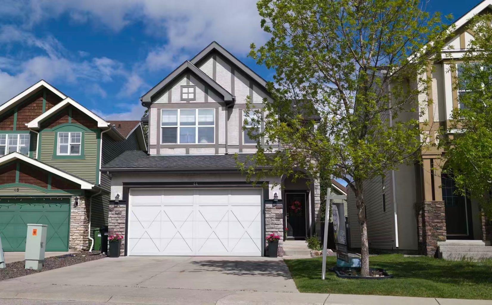 44 Aspen Hills Close SW
