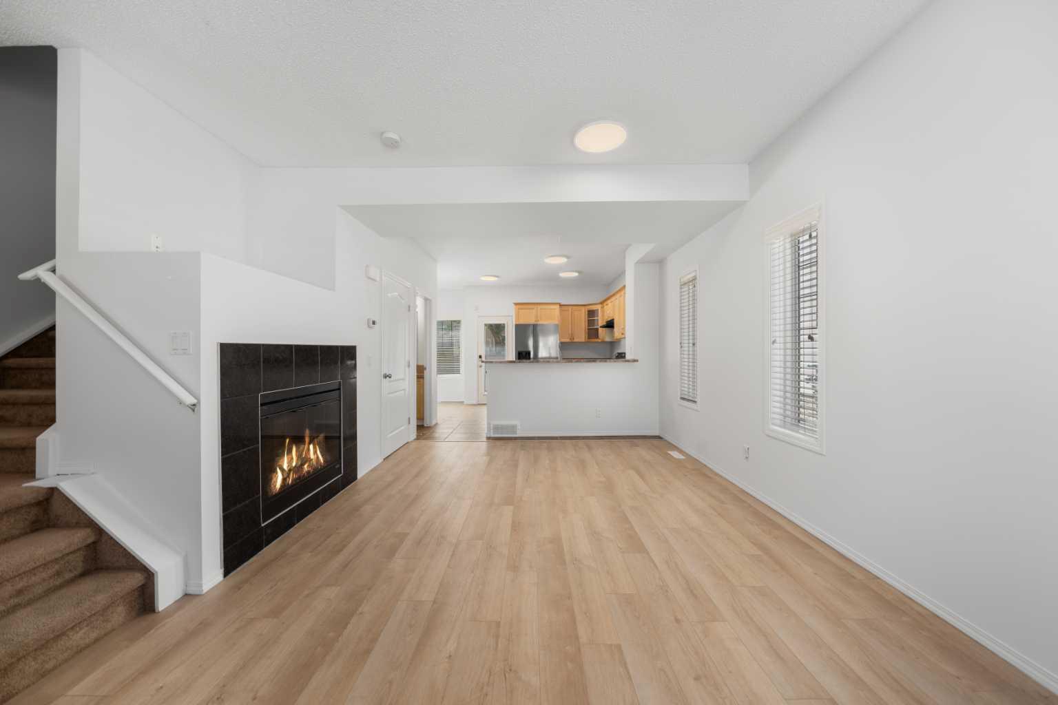301 Strathaven Mews