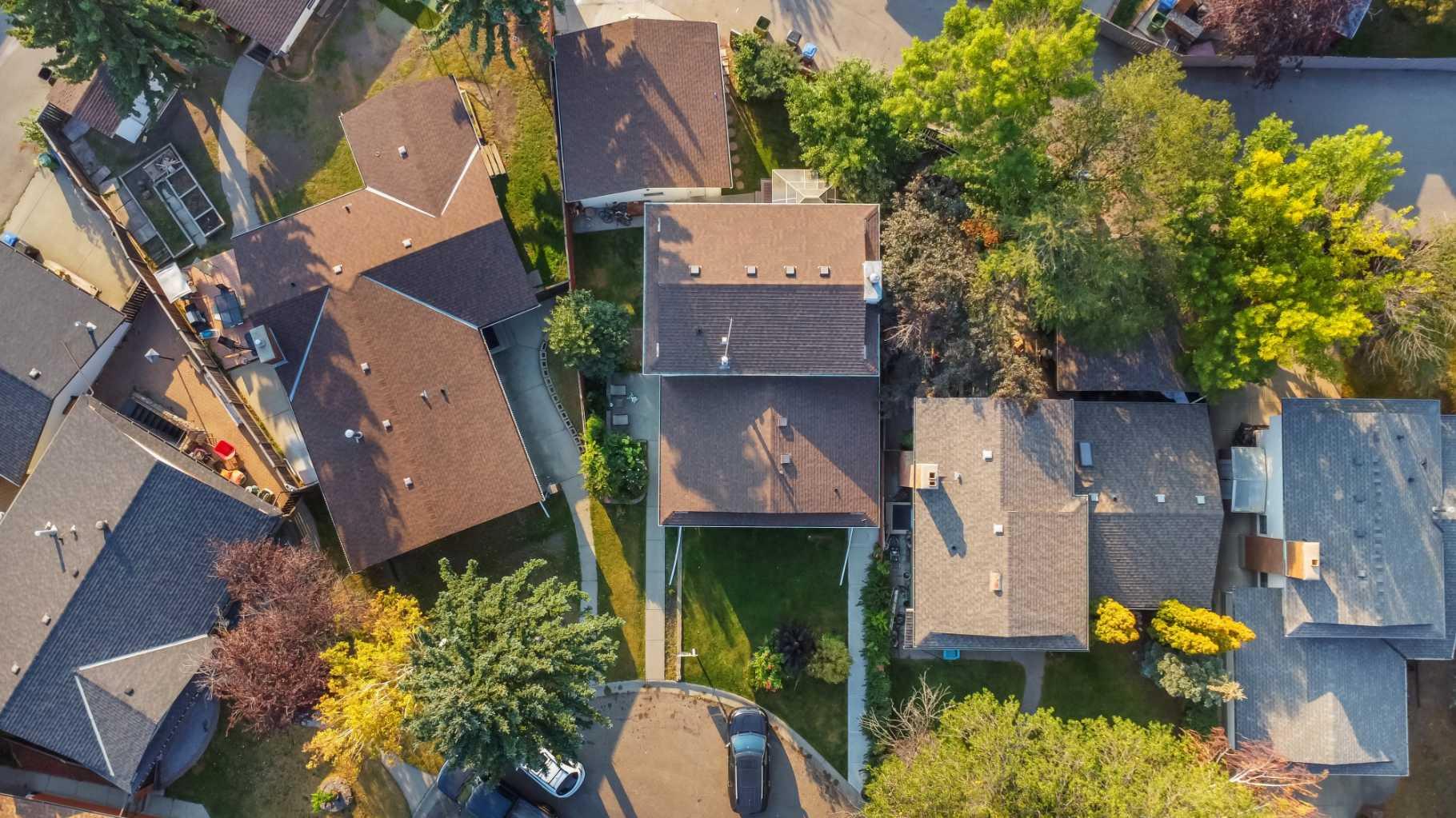 12 Templehill Bay NE