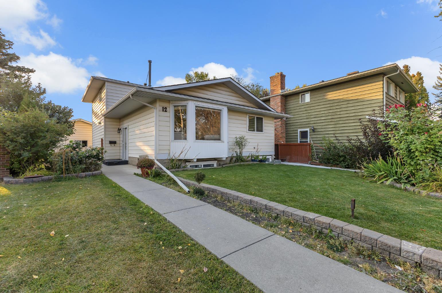 12 Templehill Bay NE