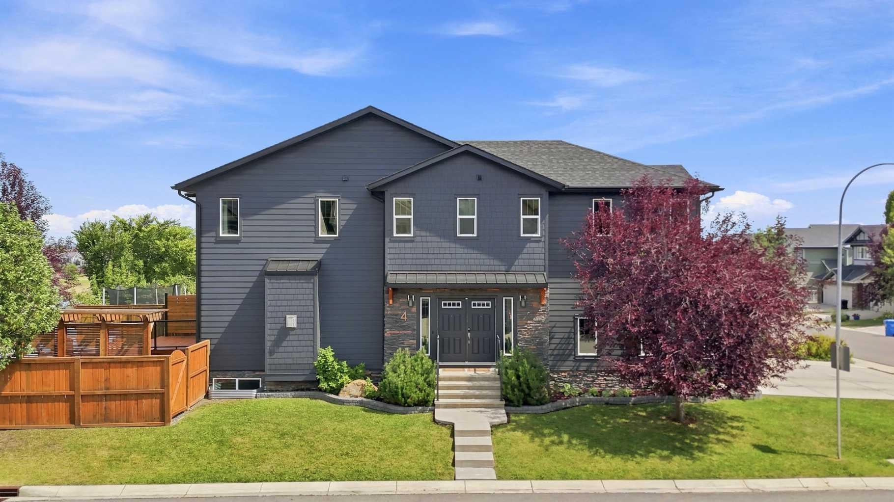 4 Silverado Saddle Court SW