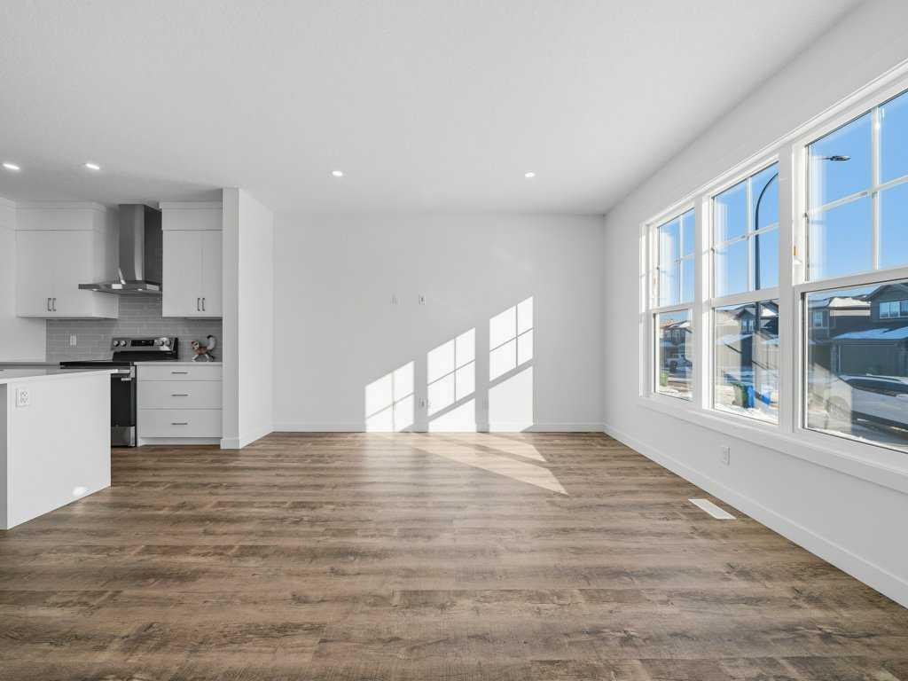 105 Creekstone Manor SW