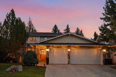 Photo of 880 Shawnee Drive SW, Calgary, AB T2Y 1X3 (MLS # A2340961)