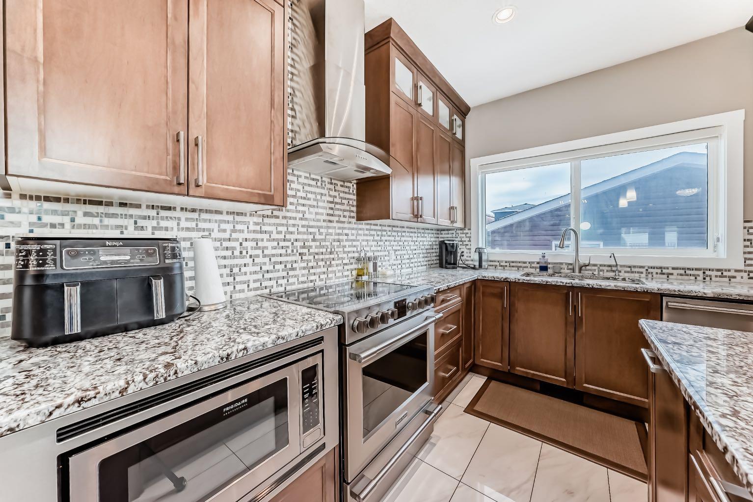 36 Red Embers Row NE