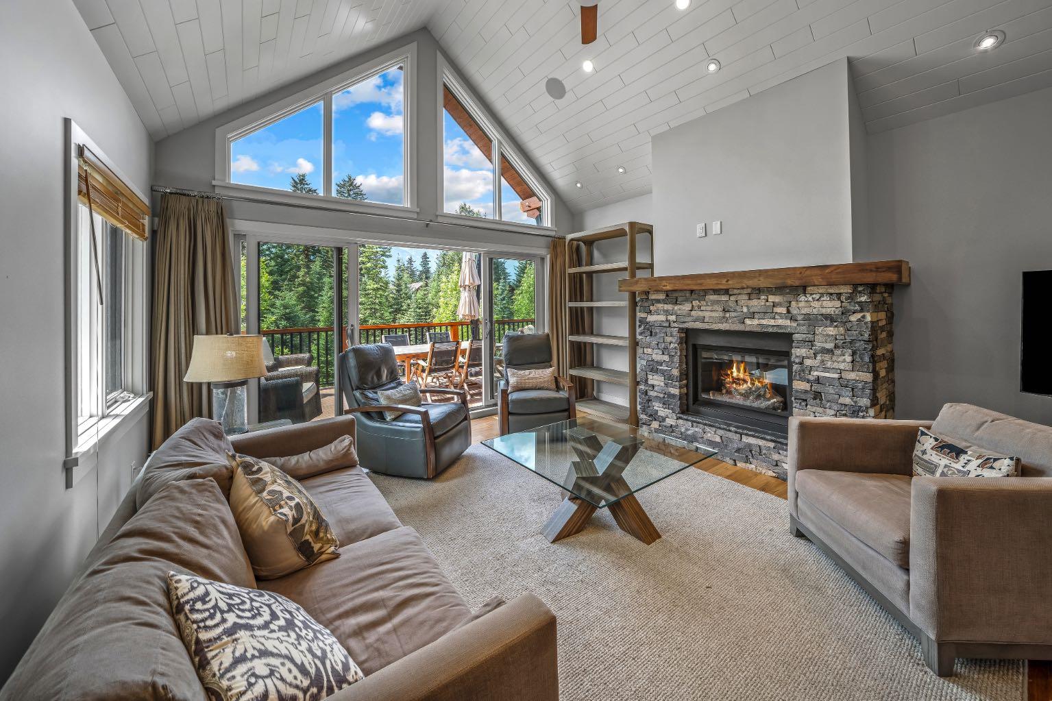 19 Creekside Mews