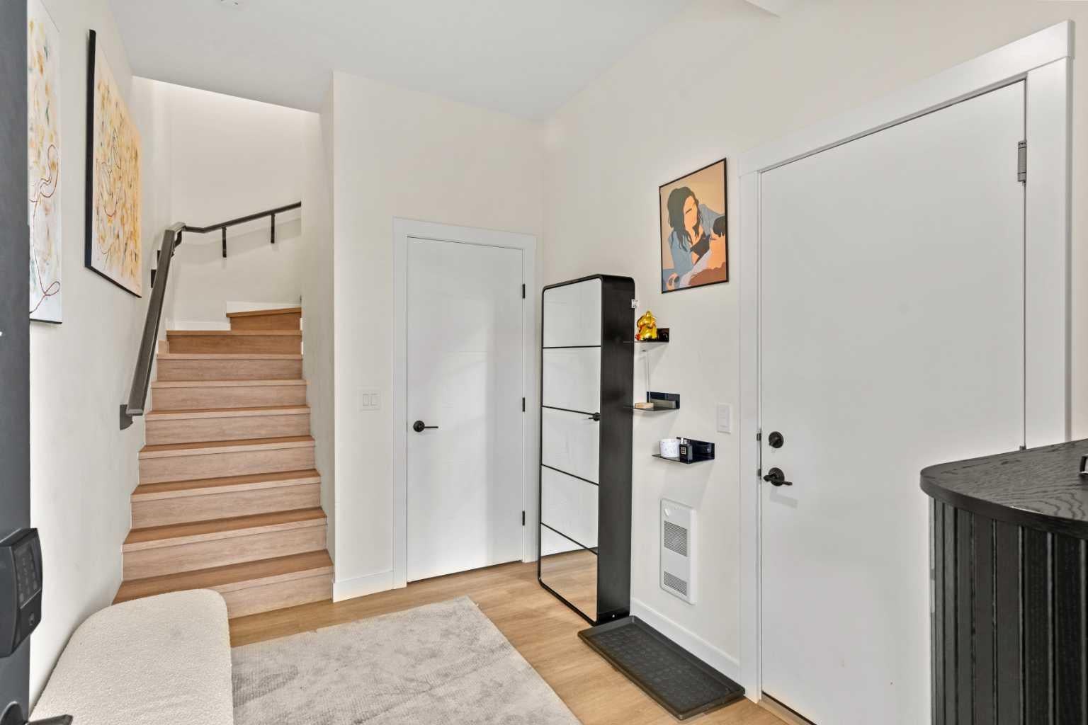 105 Sovereign Common SW
