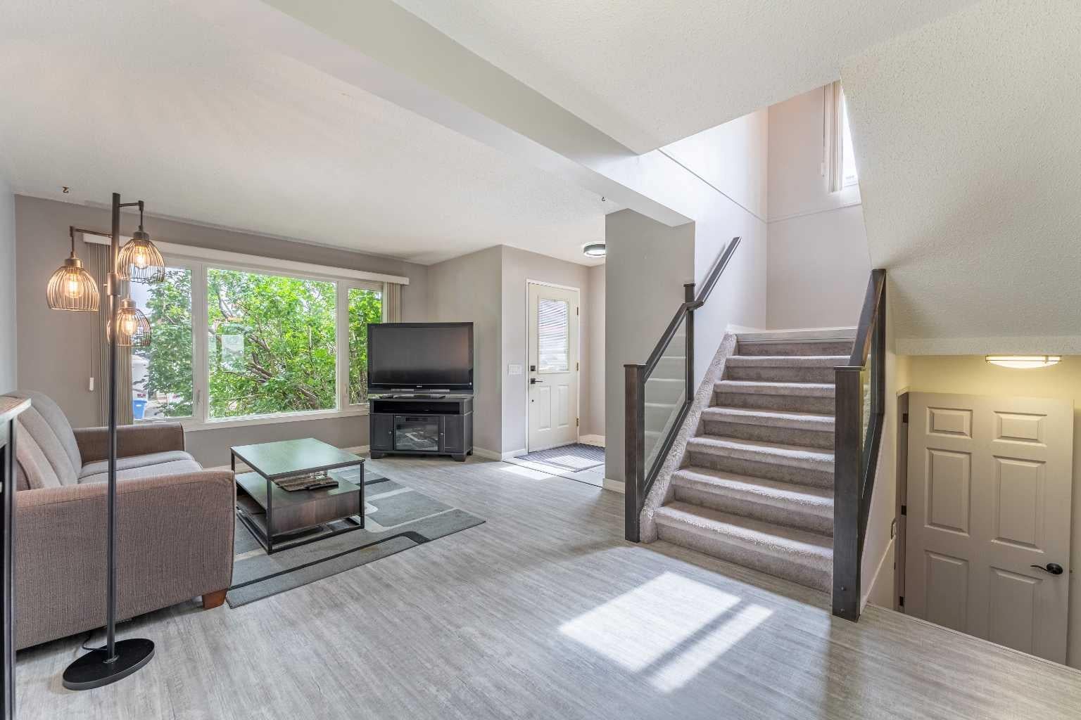 40 Fonda Crescent SE