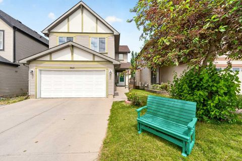 Photo of 960 Copperfield Boulevard SE, Calgary, AB T2Z 4W7 (MLS # A2323125)