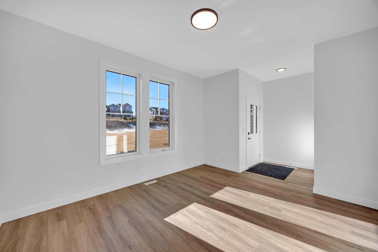 14 Versant Path SW