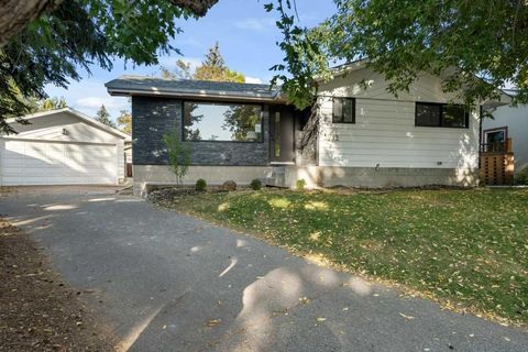 3212 Breen Crescent NW Calgary AB T2L 1S7