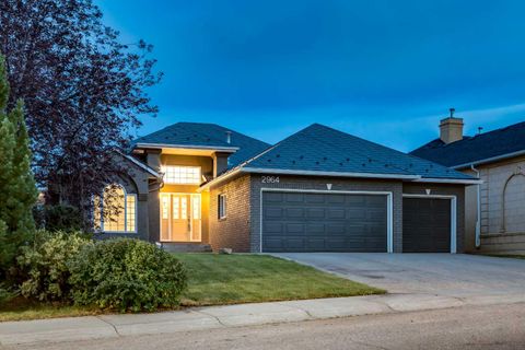 2964 Signal Hill Drive SW Calgary AB T3H 2X5
