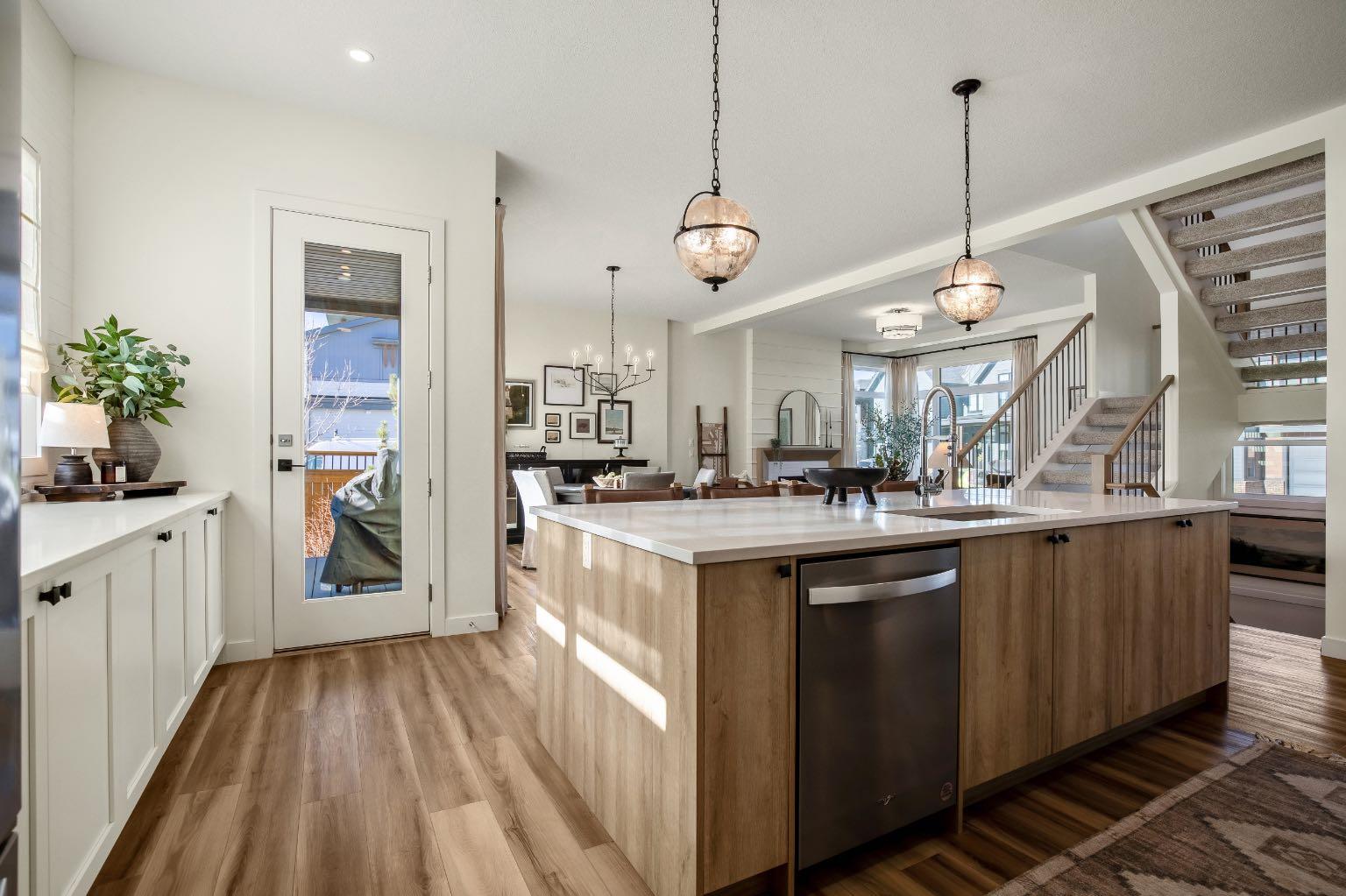 35 Bluerock Avenue SW