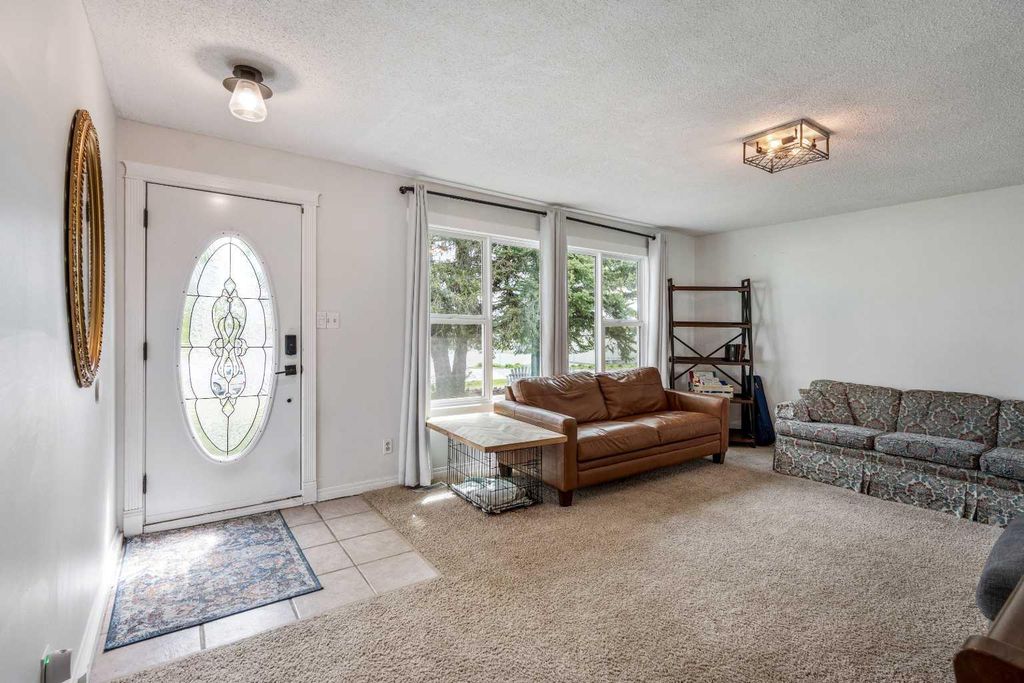 Photo of 447 9 Street W, Cardston, AB T0K 0K0 (MLS # A2313456)