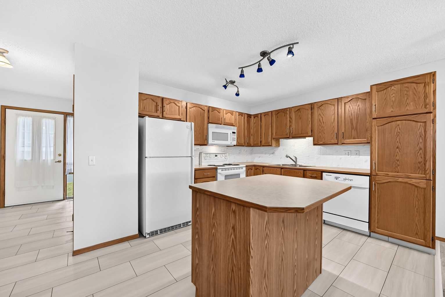 110 Freeman Way NW