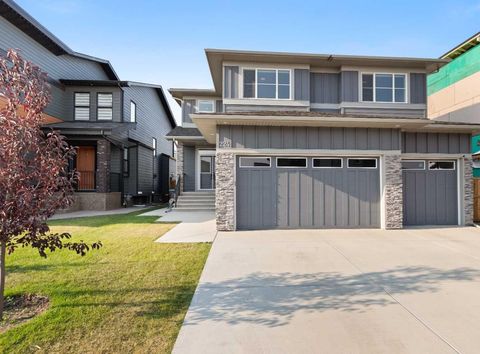 Photo of 224 South Shore View, Chestermere, AB T1X 2Y3 (MLS # A2290941)